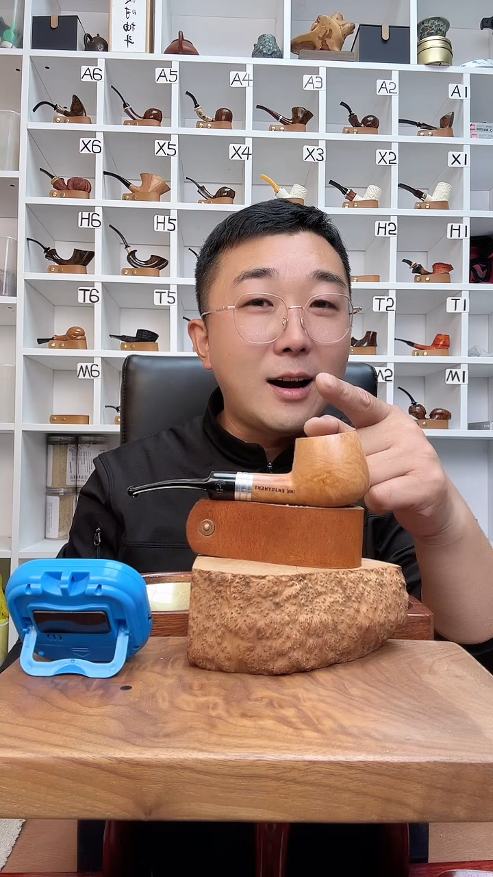 木鑫***垚意大利进口石楠木