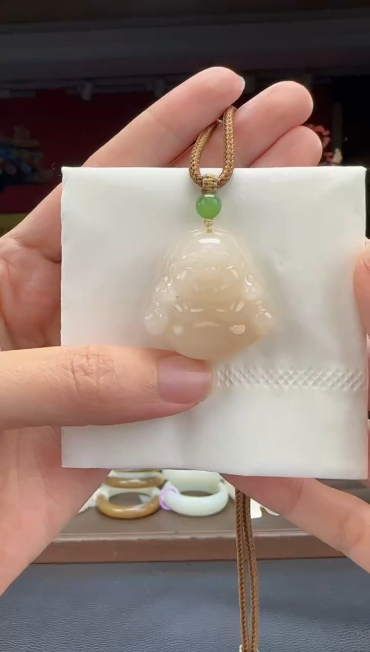 颈饰未镶嵌和田玉藕粉佛公