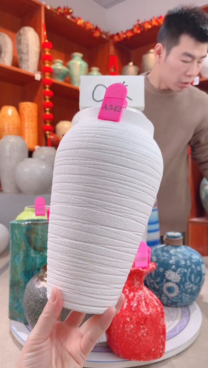 【闪购商品】瓶陶瓷花瓶 无花 福利 不能装水 a542