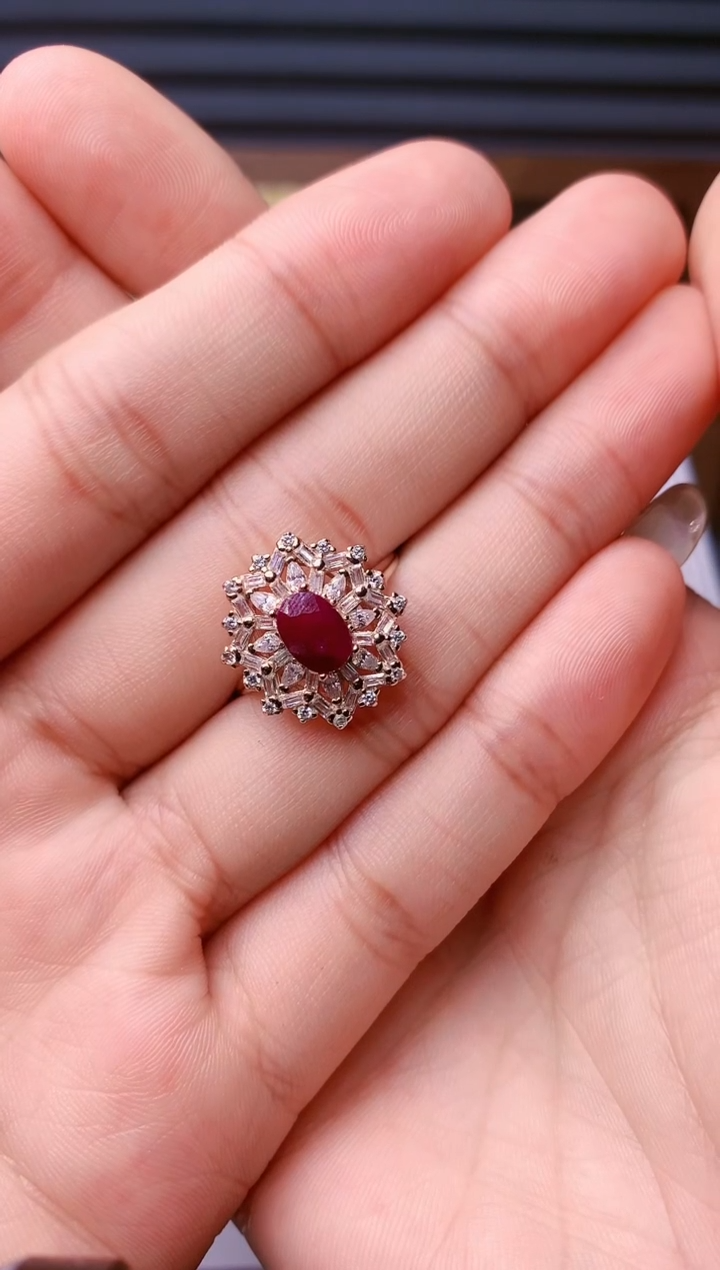 【闪购商品】红宝石戒指银S925镶嵌........