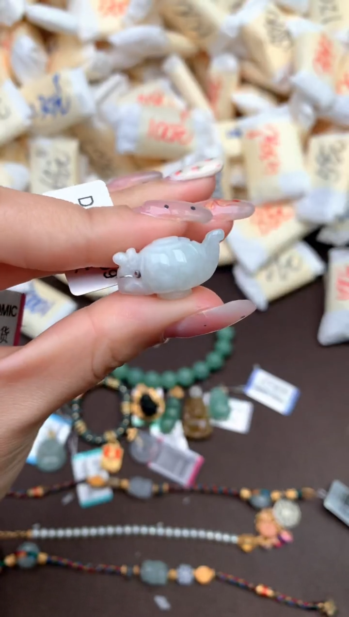 【闪购商品】翡翠挂件未镶嵌  — 