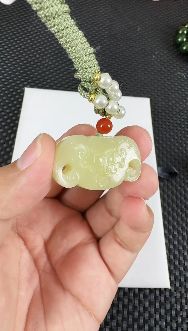 【闪购商品】和田玉吊坠未镶嵌如意貔貅锁