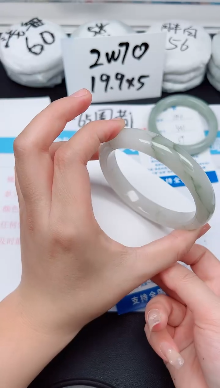 【闪购商品】石英质玉手镯未镶嵌G295-64