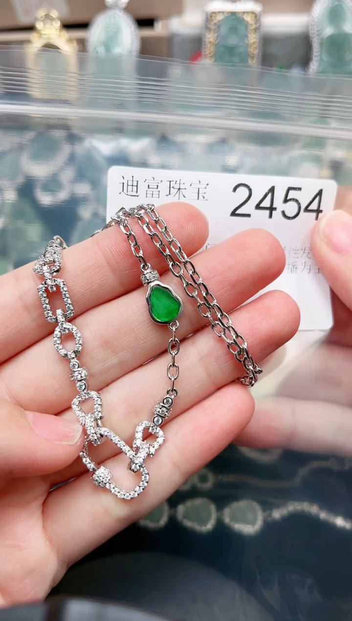 【闪购商品】翡翠颈饰未镶嵌赠皮绳2454