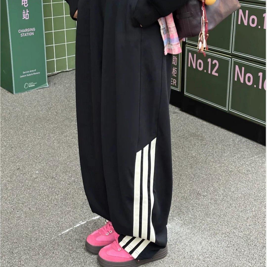2025秋季新款美式休闲运动裤女宽松猪鼻扣束脚三条杠小个子阔腿裤