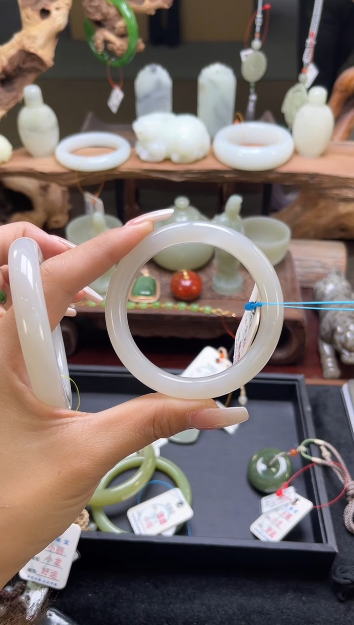 【闪购商品】和田玉手镯未镶嵌青海白玉53圈