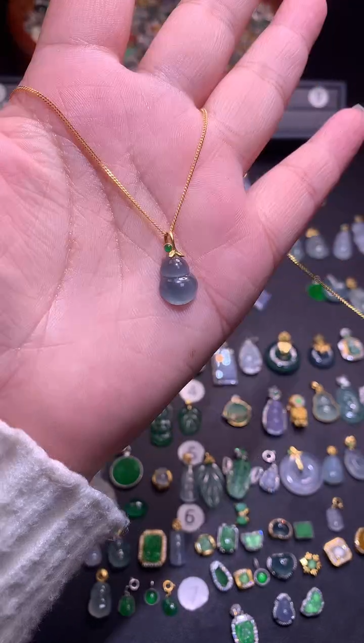 【闪购商品】翡翠吊坠(不含链)18K金镶嵌1