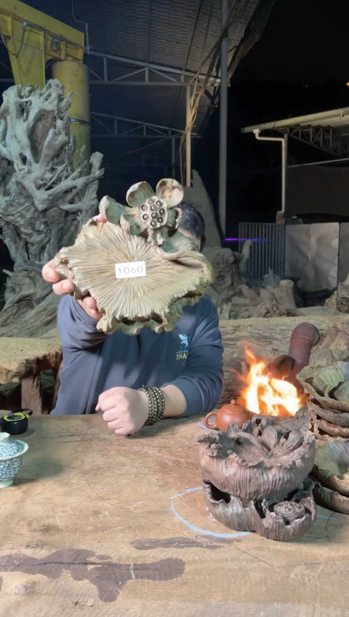 【闪购商品】木1060号乌木金丝楠壶承