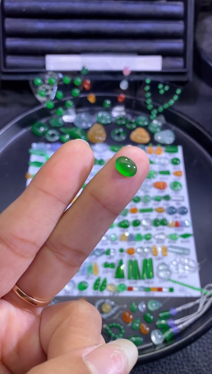 未镶嵌挂件翡翠蛋