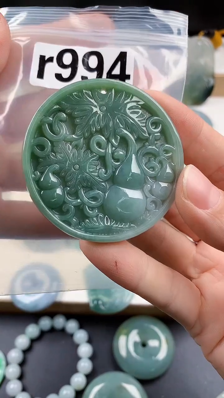 颈饰未镶嵌翡翠天然翡翠吊坠挂件