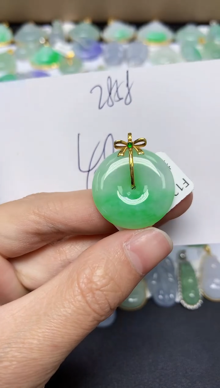 翡翠18K金镶嵌颈饰 天然翡翠A货