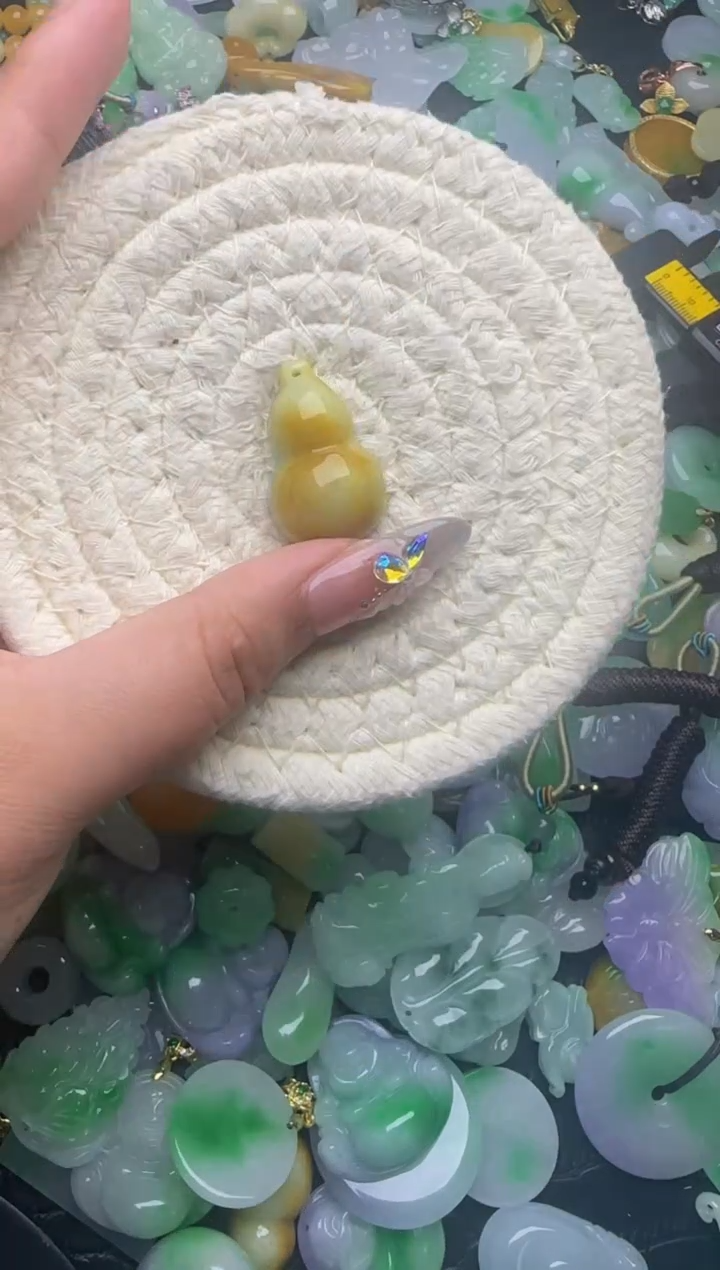 翡翠未镶嵌颈饰天然缅甸翡翠吊坠