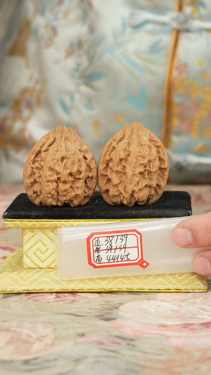 【闪购商品】文玩核桃把件马蹄