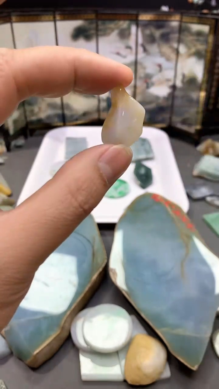 【闪购商品】翡翠耳饰未镶嵌天然翡翠A货