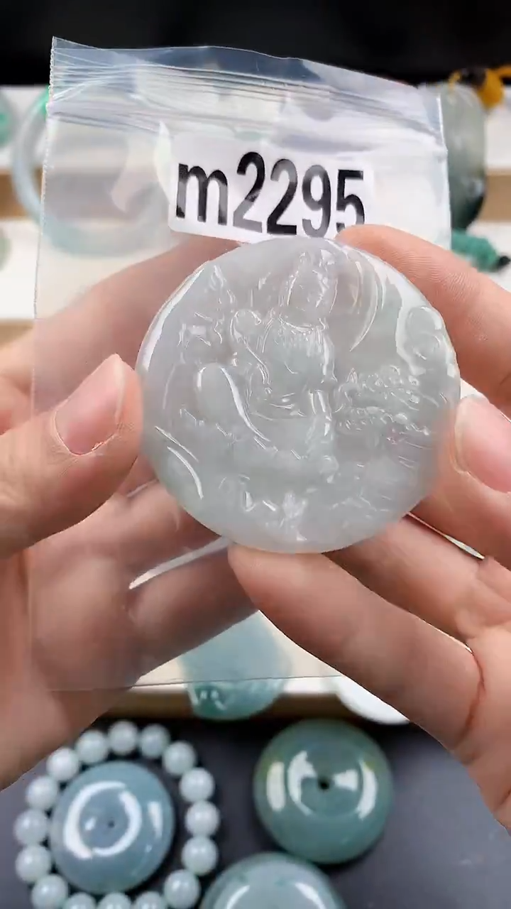 颈饰未镶嵌翡翠天然翡翠吊坠挂件