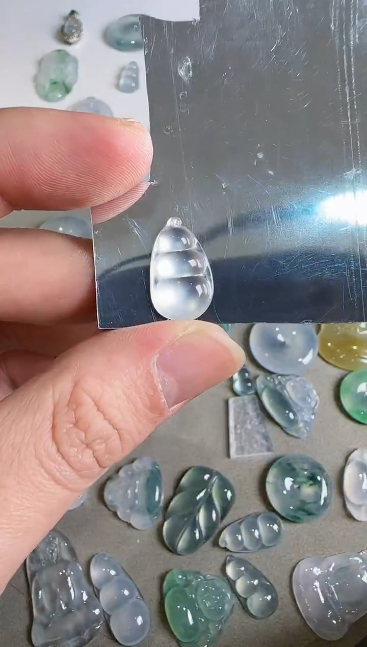 吊坠(不含链)未镶嵌翡翠.