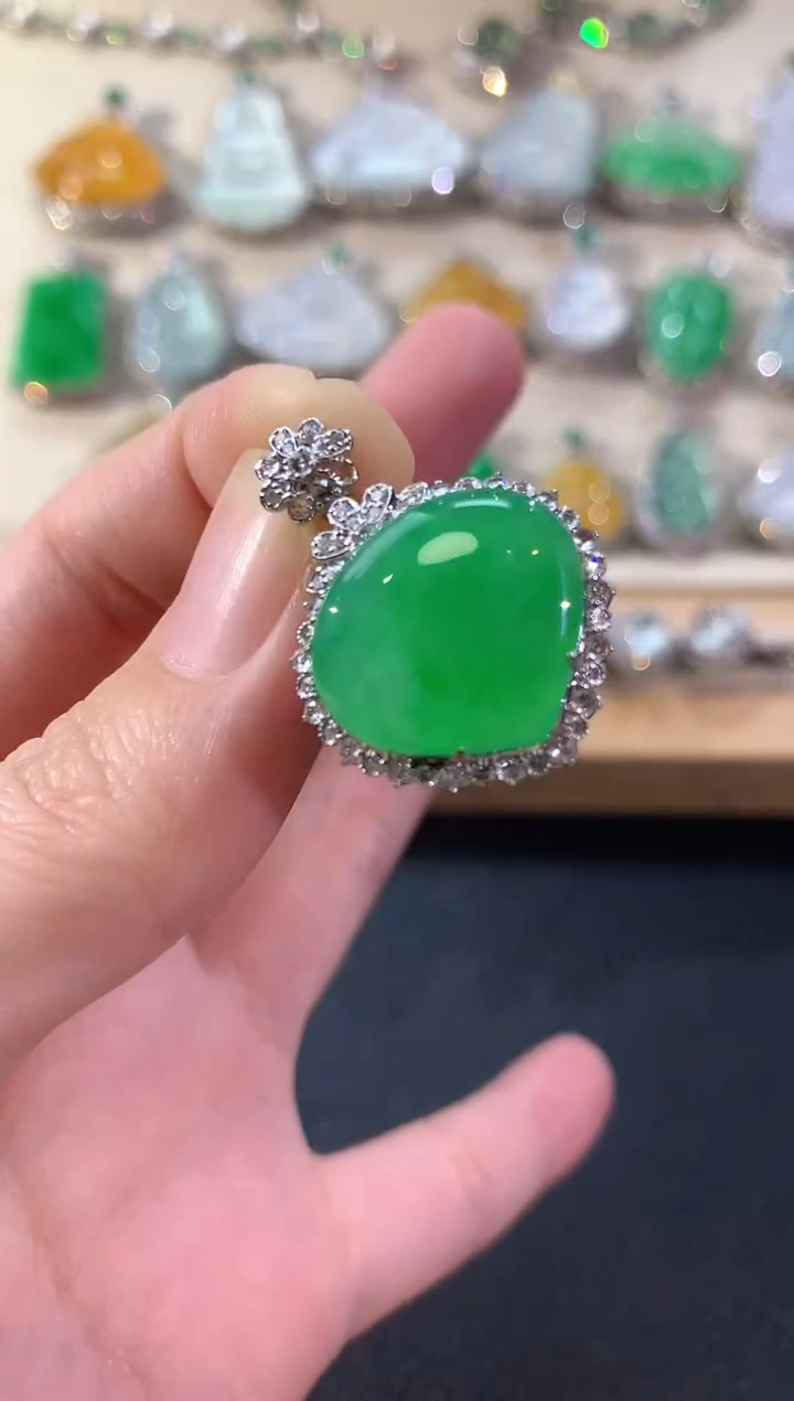 吊坠(不含链)18K金镶嵌翡翠冬日珠宝Q163