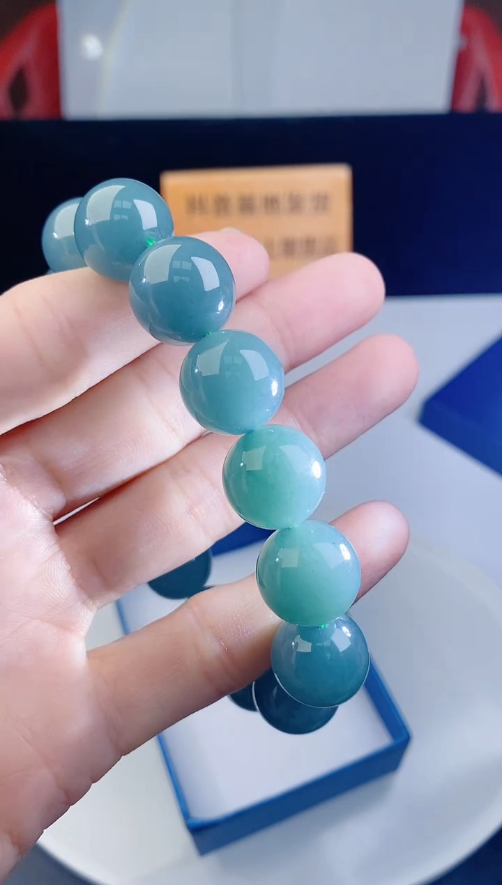 颈饰未镶嵌翡翠·