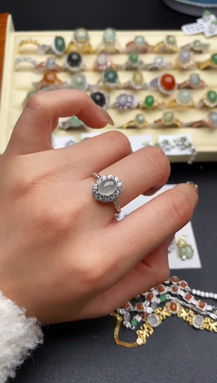 【闪购商品】翡翠戒指银S925镶嵌8888888+6