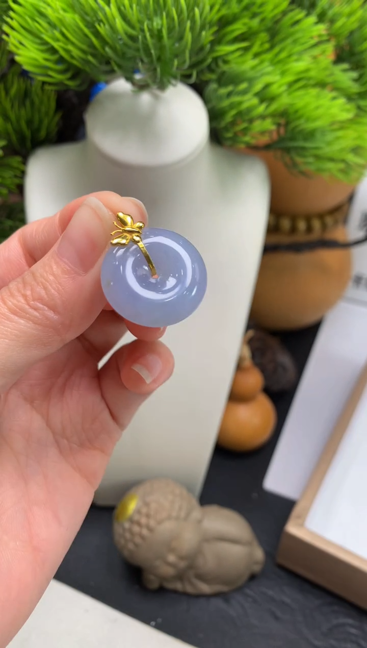 颈饰18K金镶嵌翡翠芳?---123305