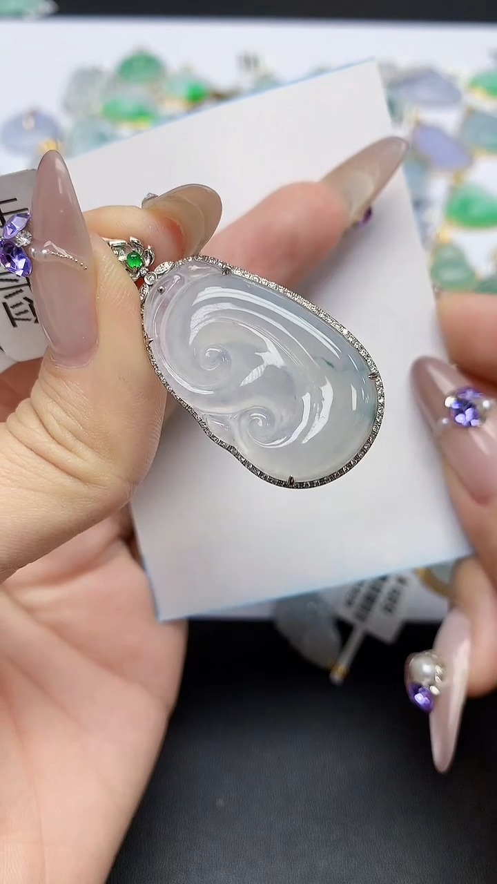 翡翠18K金镶嵌颈饰天然翡翠A货