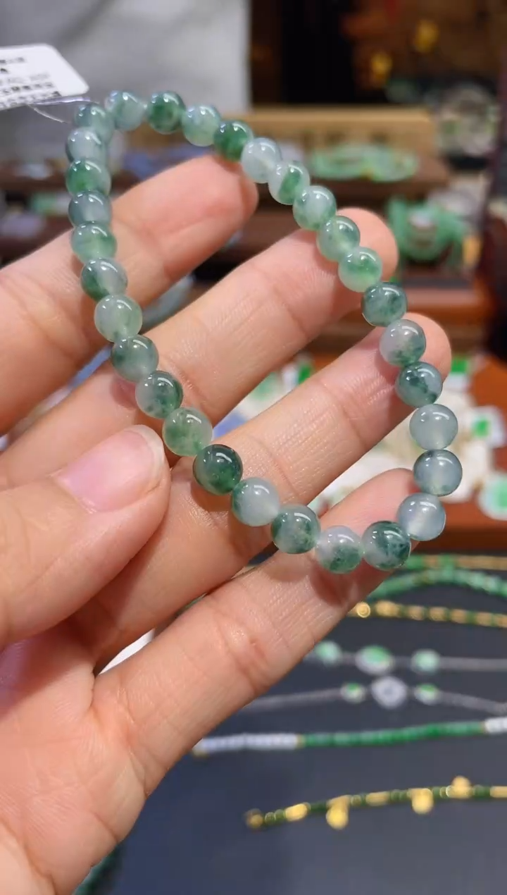 颈饰未镶嵌翡翠手串