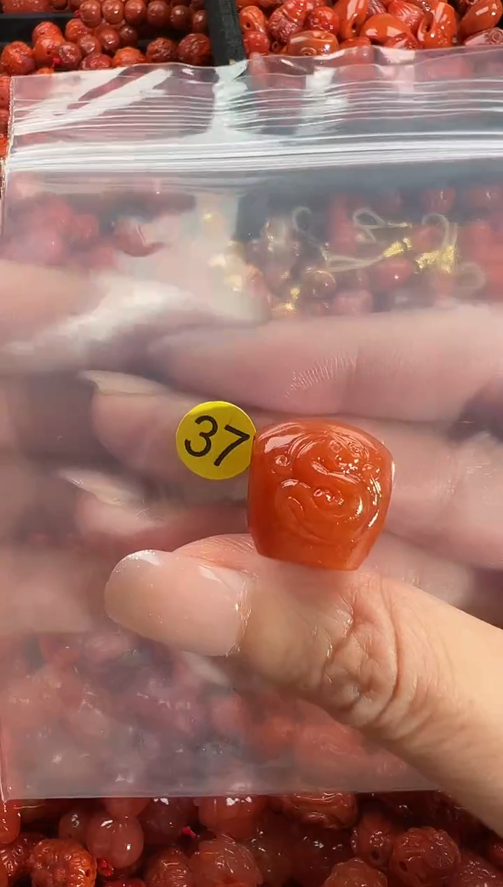 颈饰未镶嵌南红玛瑙1