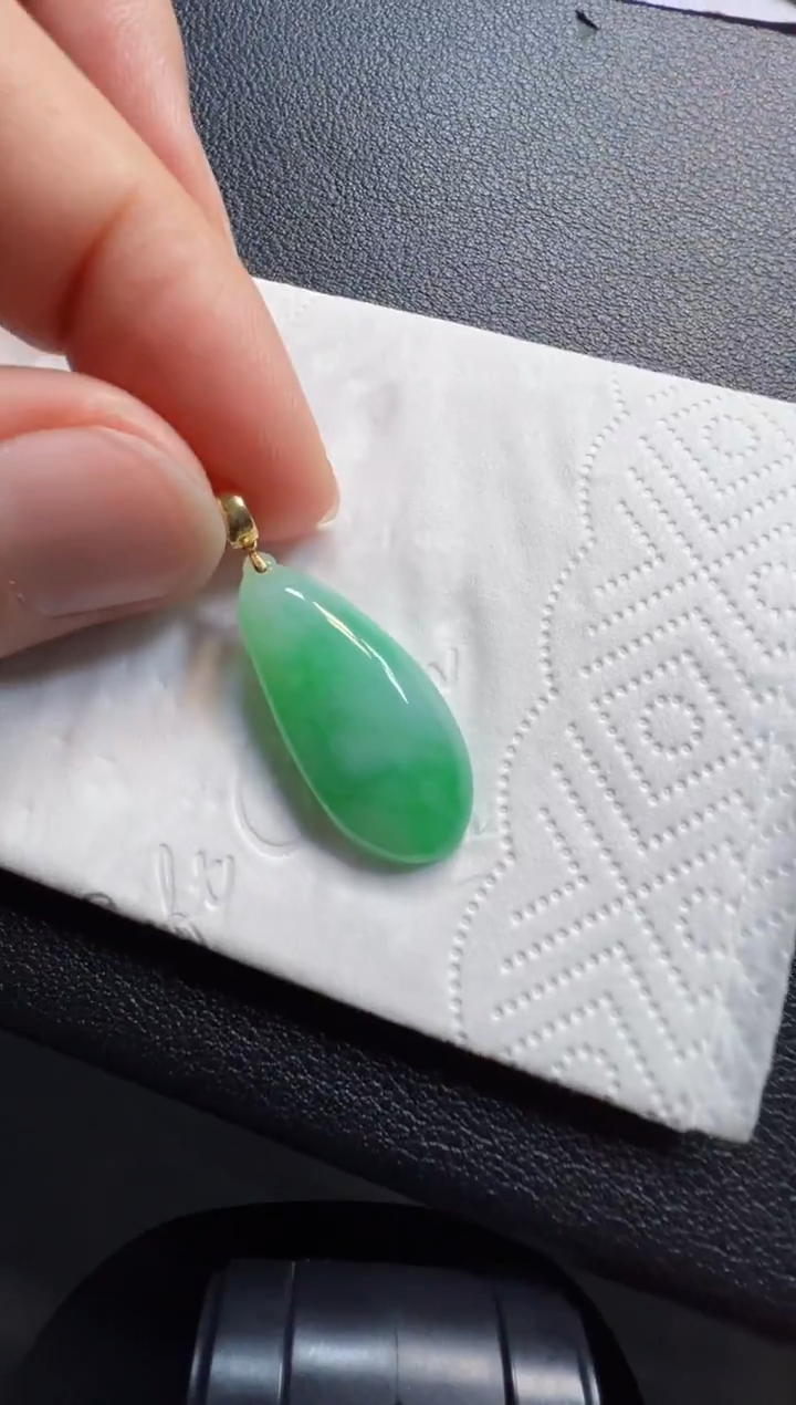 吊坠(不含链)18K金镶嵌翡翠680