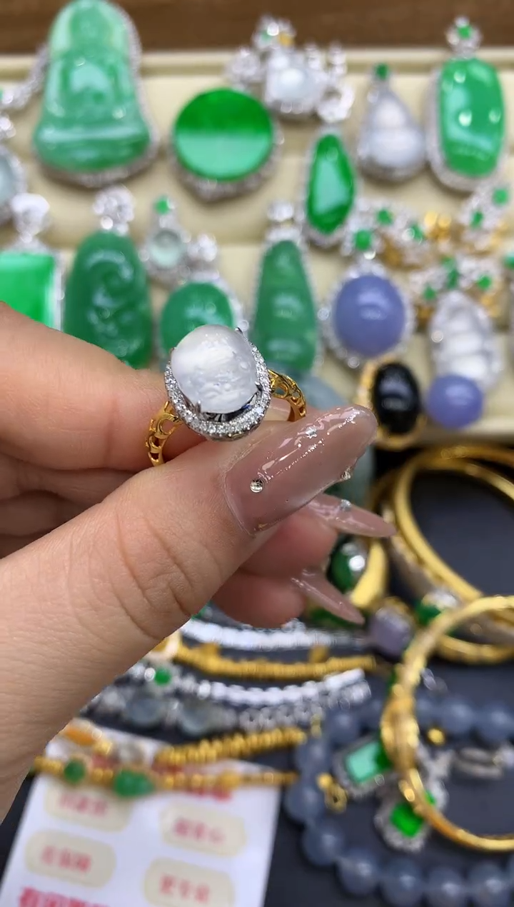 18K金镶嵌戒指翡翠325-中国好珍宝