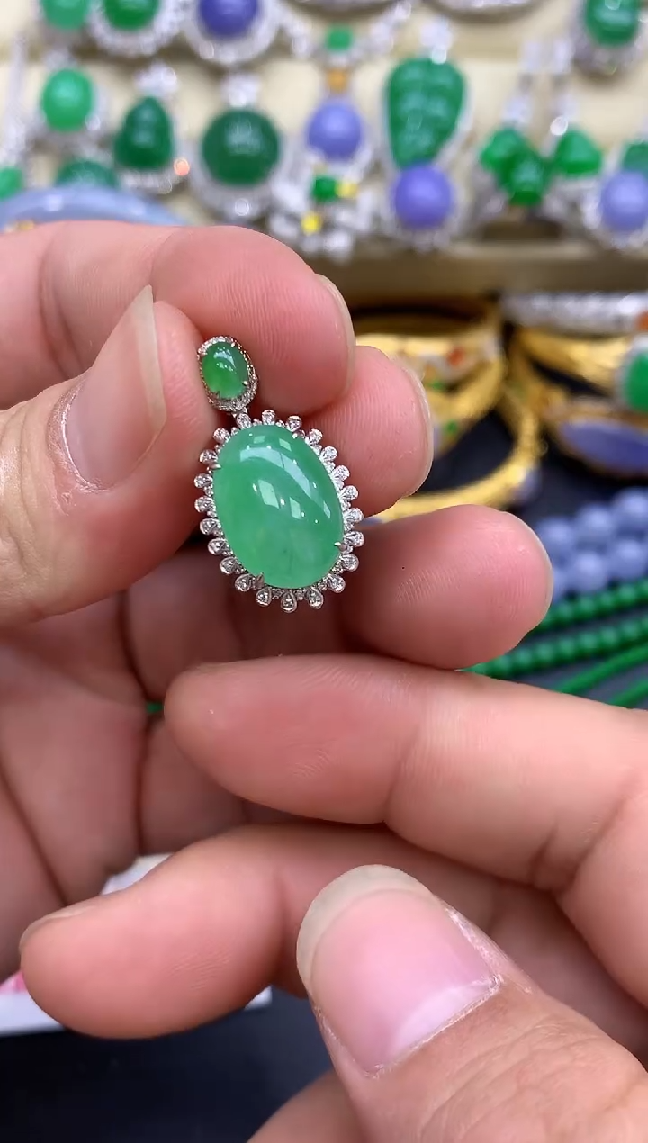 颈饰18K金镶嵌翡翠272-中国好珍宝