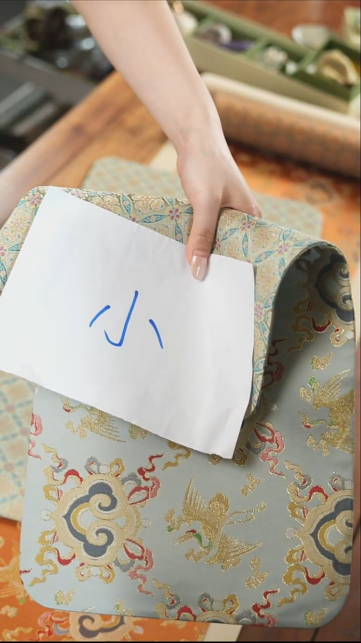 25-47··········