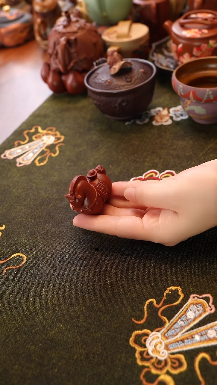 茶壶紫砂红泥唐马 马上有钱花