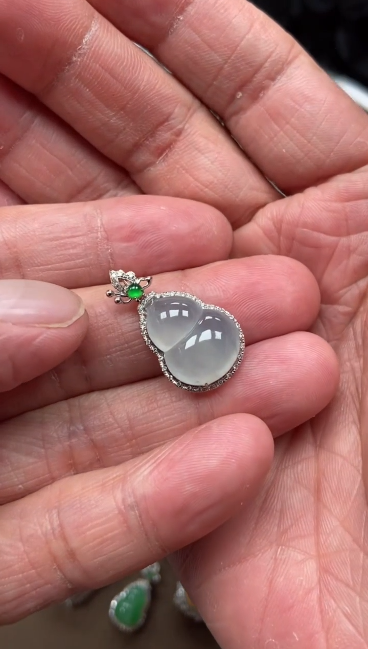 【闪购商品】翡翠吊坠(不含链)未镶嵌葫芦