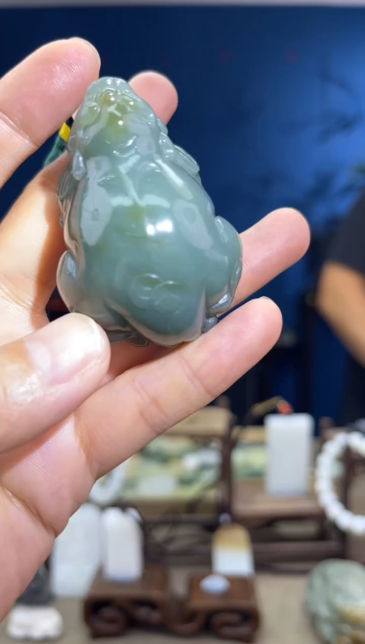 和田玉未镶嵌颈饰1