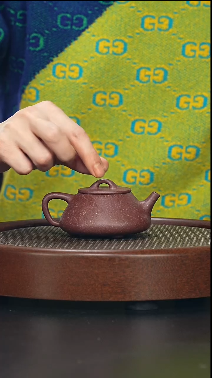 茶壶紫砂平盖石瓢-紫玉金砂-全手工微微瑕-170cc