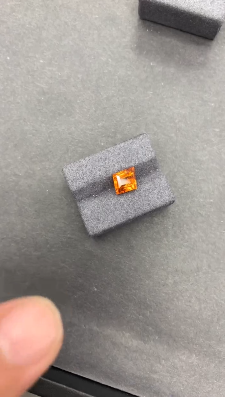 【闪购商品】蓝宝石裸石未镶嵌2.5克拉