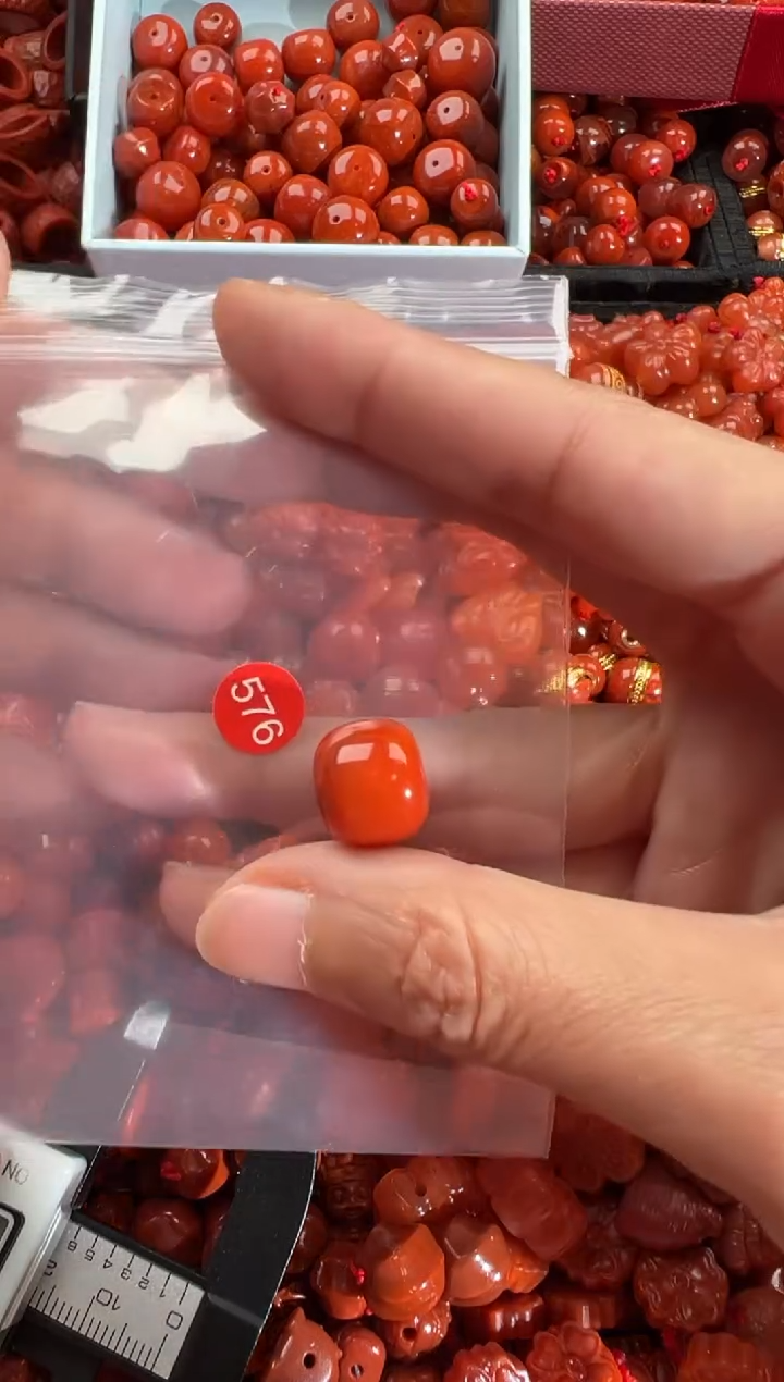 【闪购商品】南红玛瑙颈饰未镶嵌1
