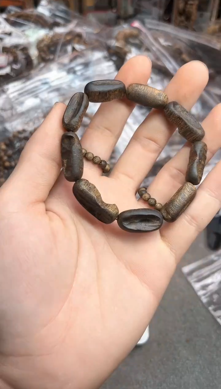 【闪购商品】沉香手串100号板头老料多样性发货1条