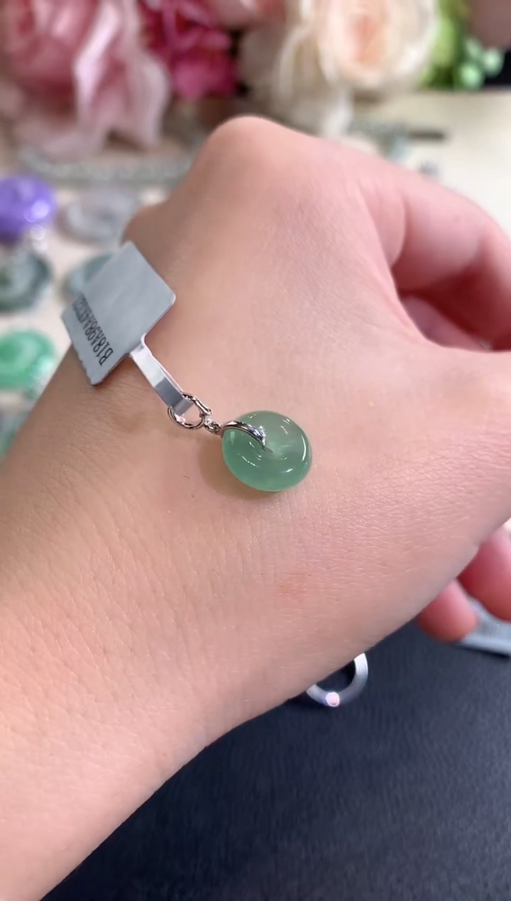 吊坠(不含链)18K金镶嵌翡翠冬日珠宝Q25