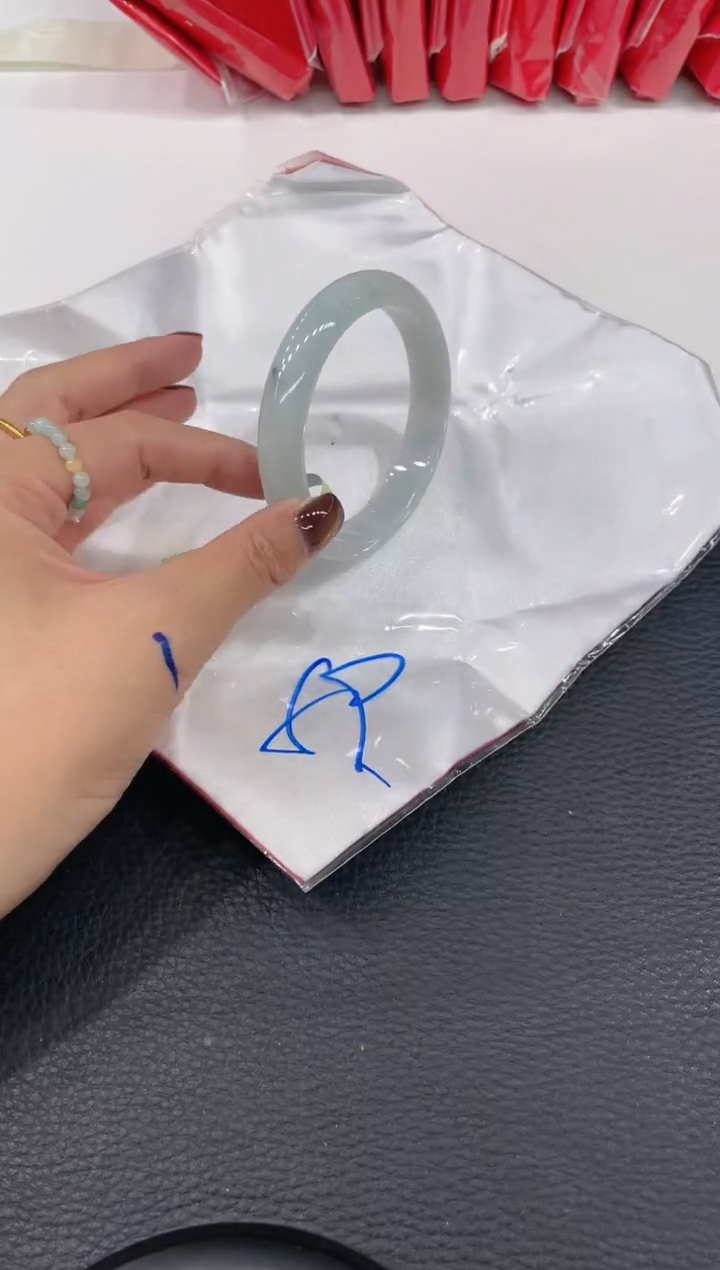 【闪购商品】翡翠手镯未镶嵌手镯