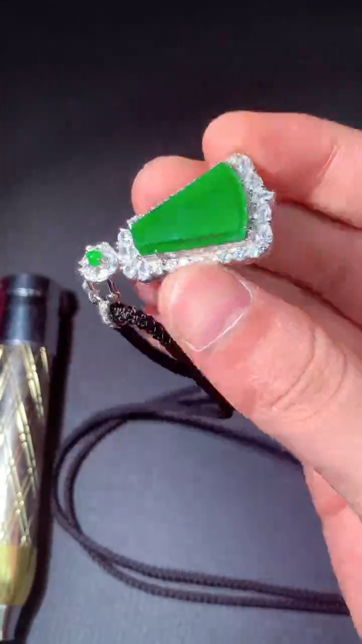 【闪购商品】定制翡翠未镶嵌N多样性发货拍一发一