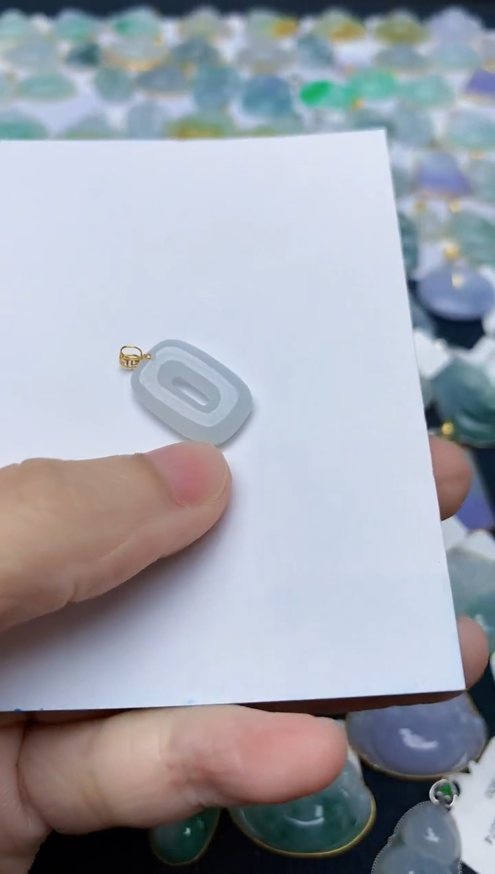 翡翠18K金镶嵌颈饰天然缅甸A货翡翠