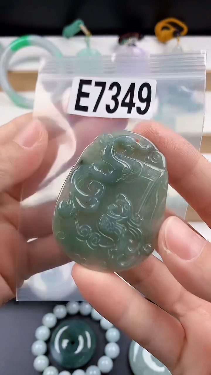 颈饰未镶嵌翡翠天然翡翠吊坠挂件