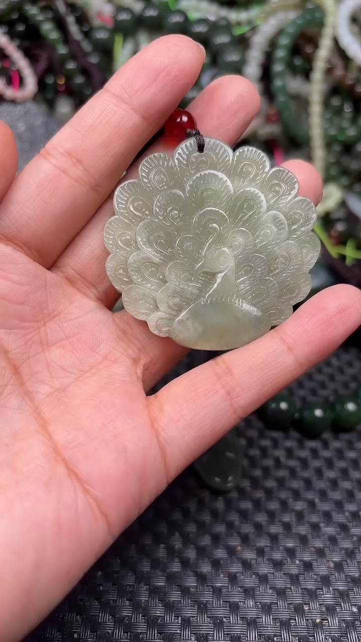 和田玉未镶嵌颈饰1