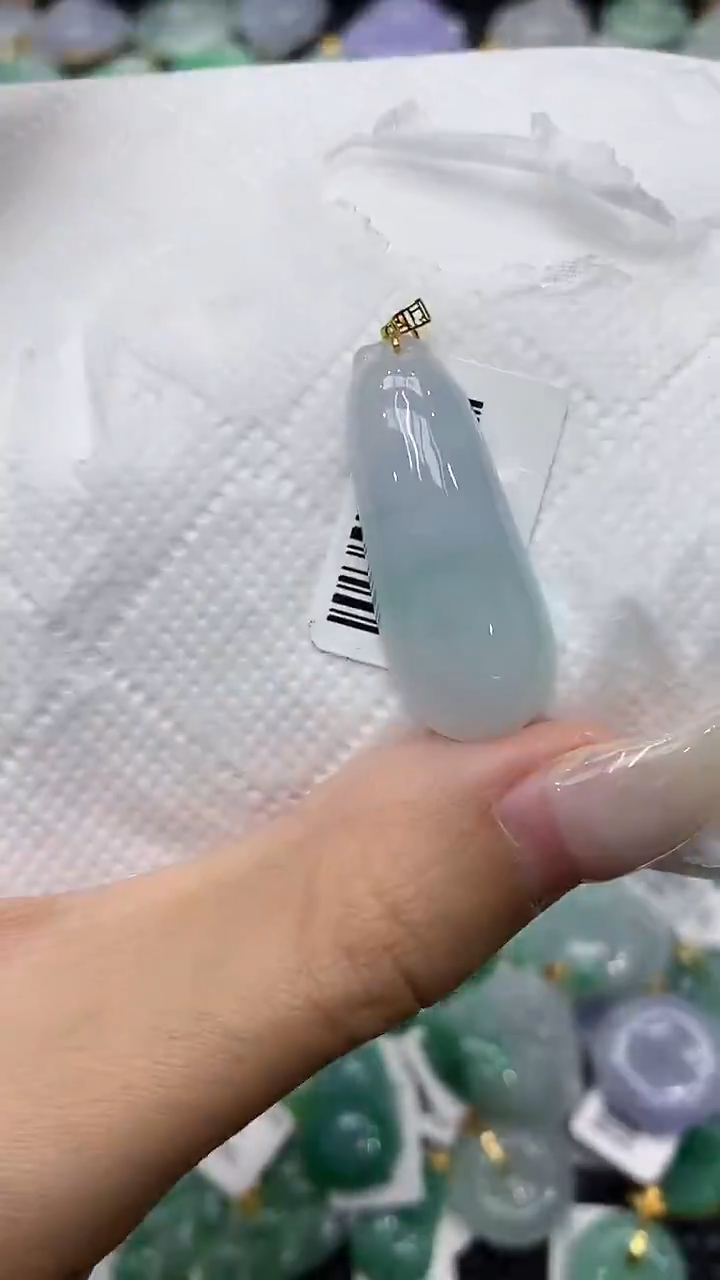 颈饰18K金镶嵌翡翠11111111111