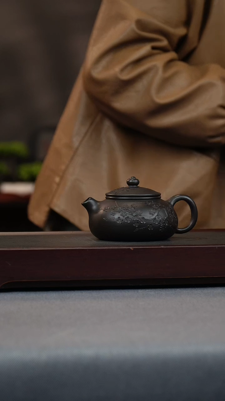 【闪购商品】紫砂茶壶朱泥捂灰还原烧 梅花 寒江