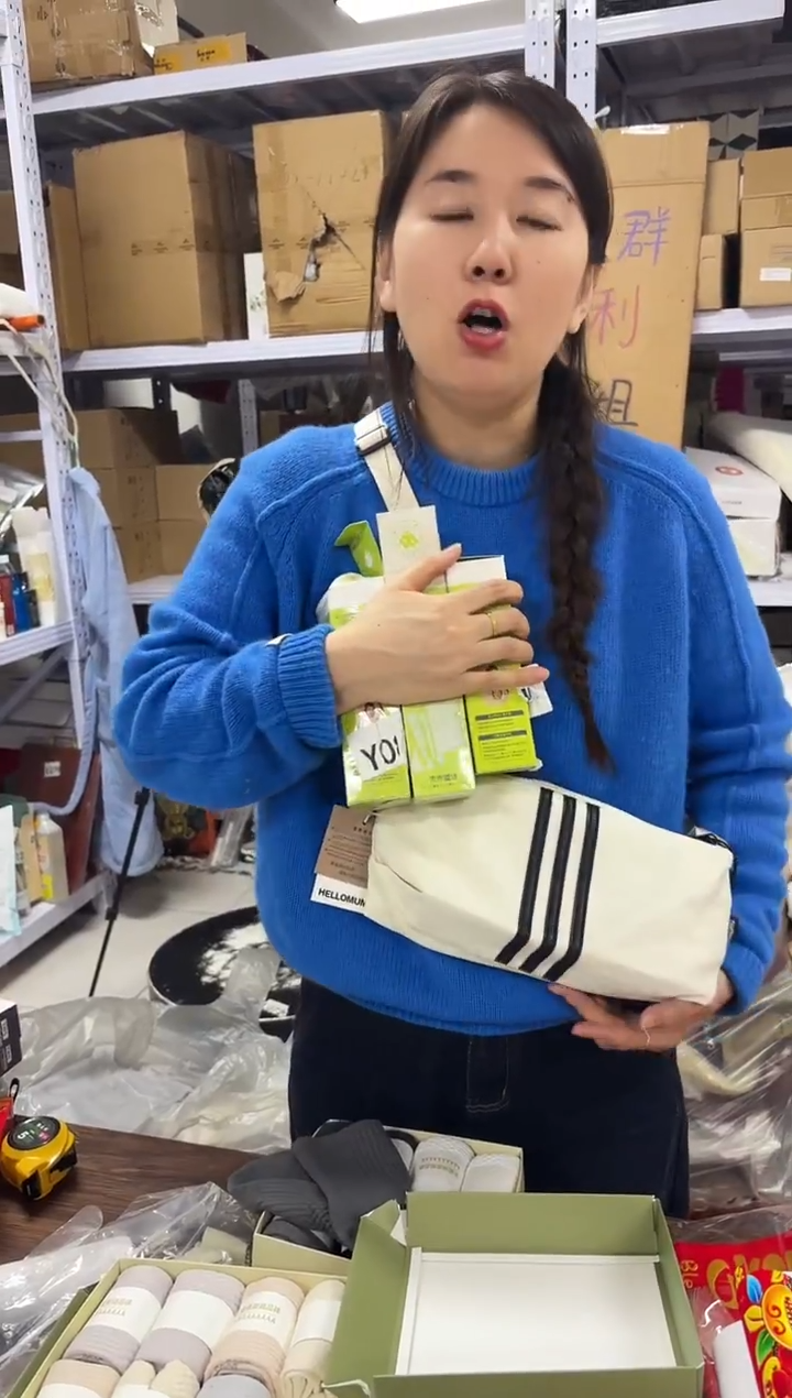 PU 宝宝们抓紧时间去下方链接拍吧未来童话水乳加一瓶洗面奶