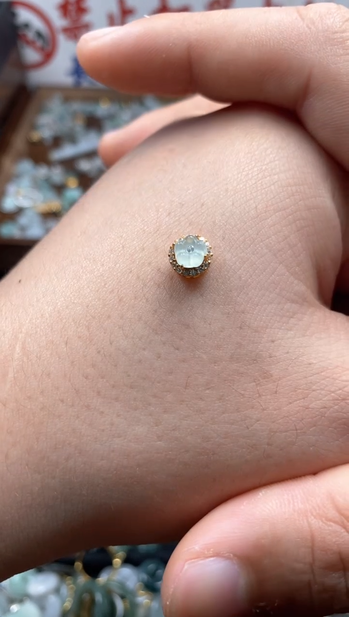 【闪购商品】翡翠颈饰未镶嵌哥哥