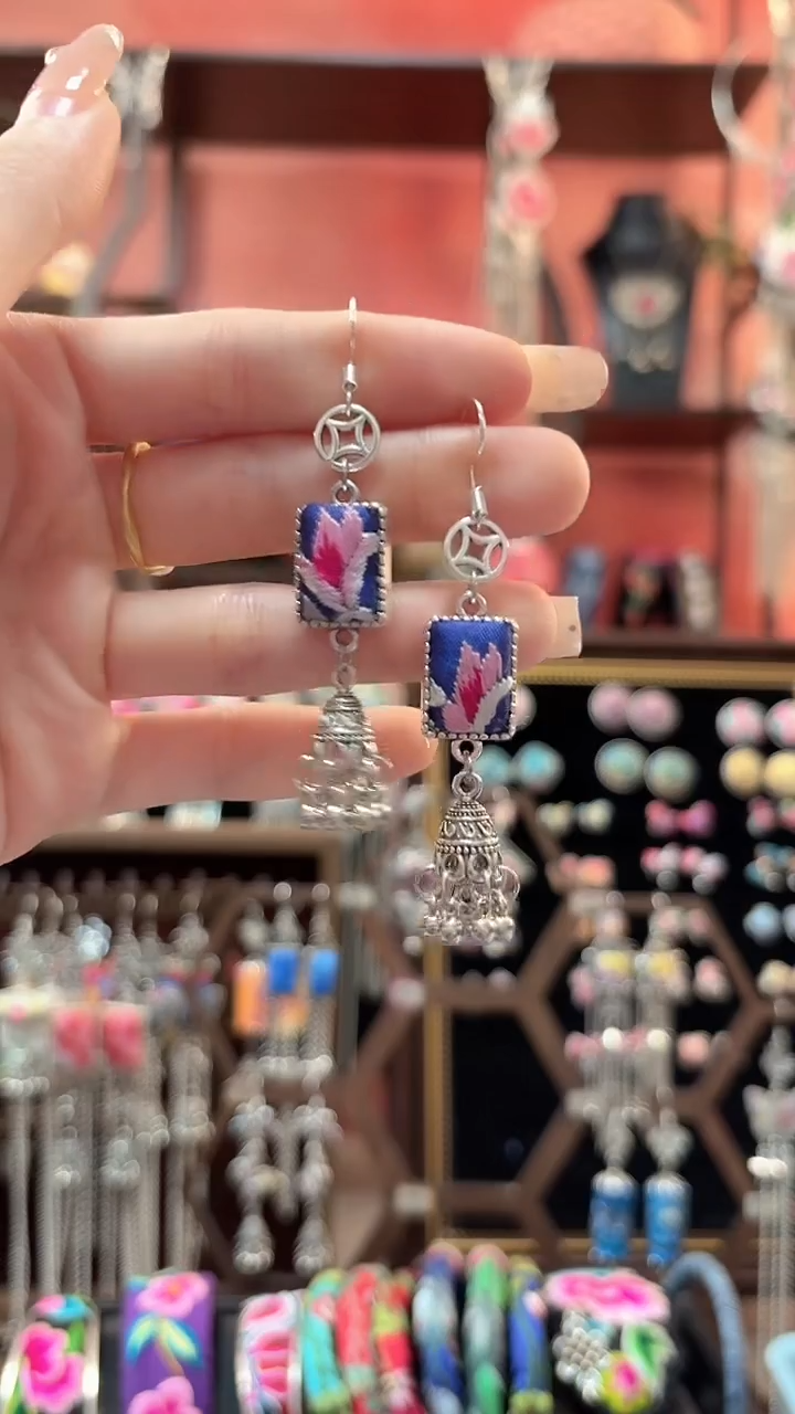 织绣 云织谣民族风精美饰品   647