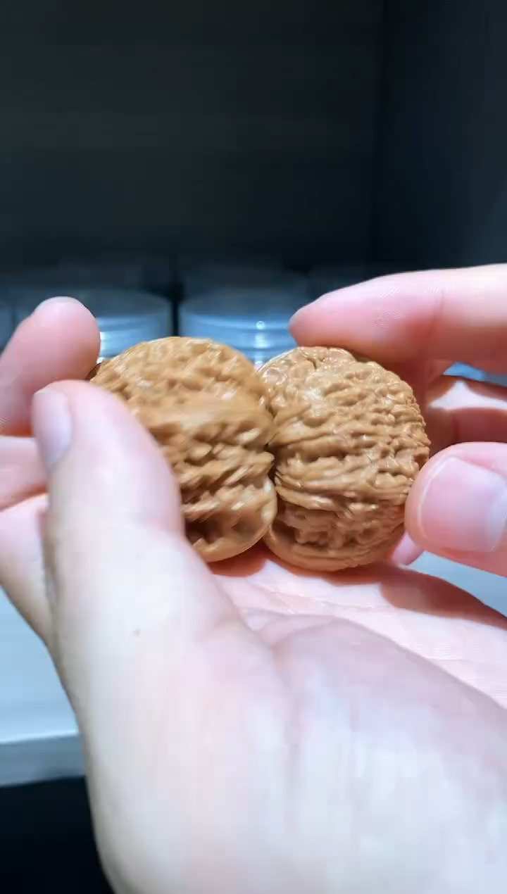 文玩核桃把件微修打底闷白41-42